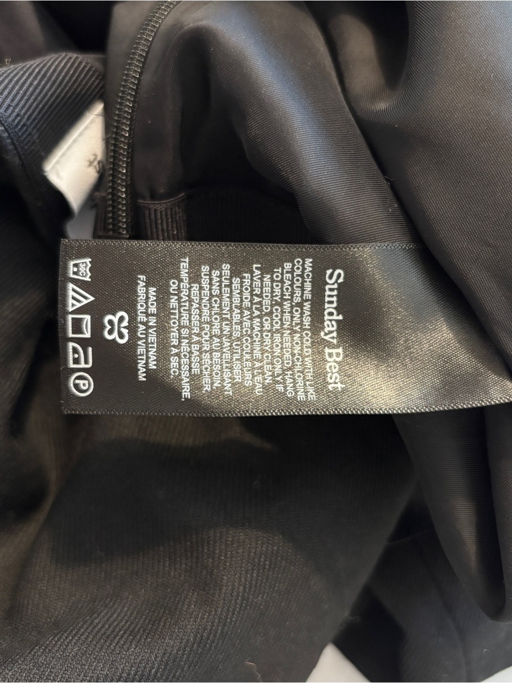 Aritzia Sunday Best Black Mini Skirt Size 8 Preppy Minimalist Elevated Basic - Picture 8 of 9